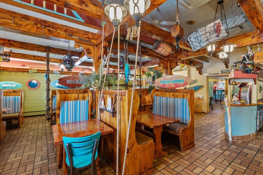 More Photos Of 1424 Main St, Sylvan Beach Restaurant For Sale