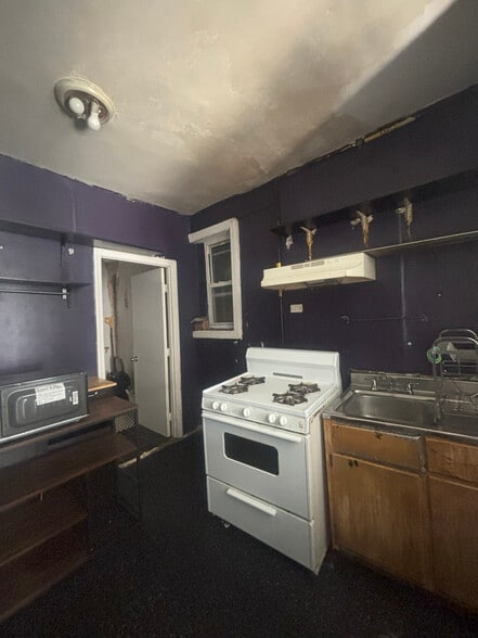 More Photos Of 544 W 49th St, New York Apartments For Sale