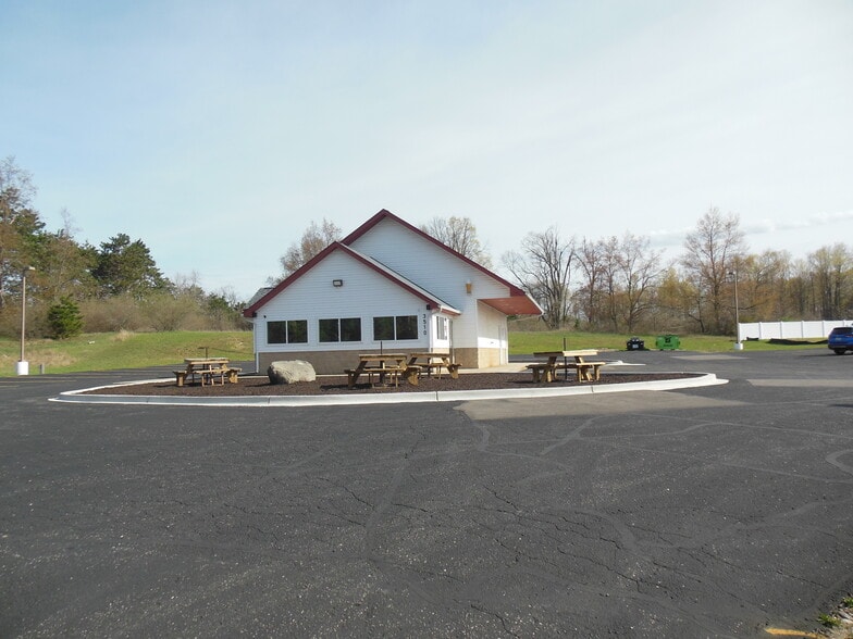 More Photos Of 3510 Cadillac Dr, Farwell Restaurant For Sale