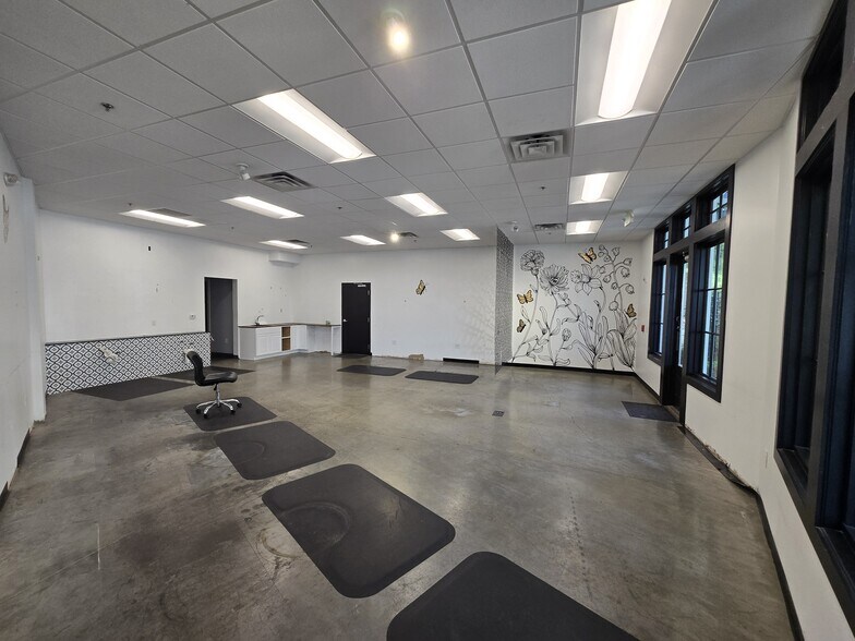 More Photos Of 141-151 Thomas Green Blvd, Clemson Unknown For Lease