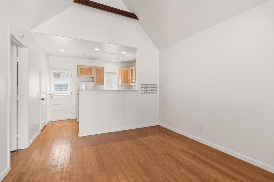 More Photos Of 215 Lolita St, Encinitas Apartments For Sale
