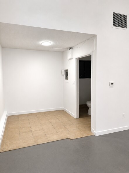 More Photos Of 3701 W 3rd St, Los Angeles Storefront Retail Office For Lease
