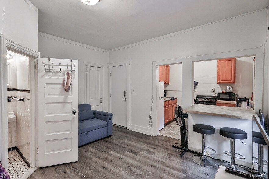 More Photos Of 440 N 9th St, Allentown Apartments For Sale