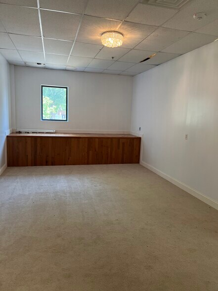 More Photos Of 4388 Sudderth Rd, Buford Warehouse For Sale