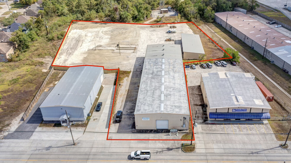 Primary Photo Of 1215 S Houston, Humble Warehouse For Lease