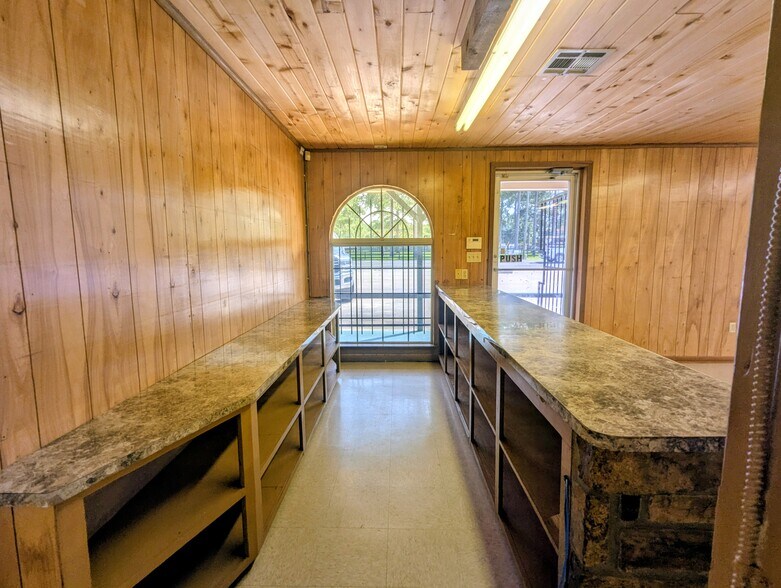 More Photos Of 5733 Highway 69 S, Kountze Freestanding For Sale