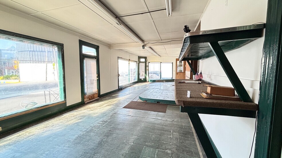 More Photos Of 801 Columbia St, Hudson Storefront Retail Residential For Sale