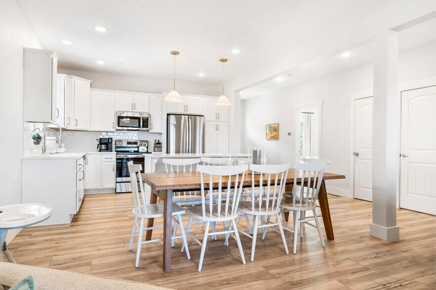 More Photos Of 129 Pioneer Peak, Kimberling City Specialty For Sale