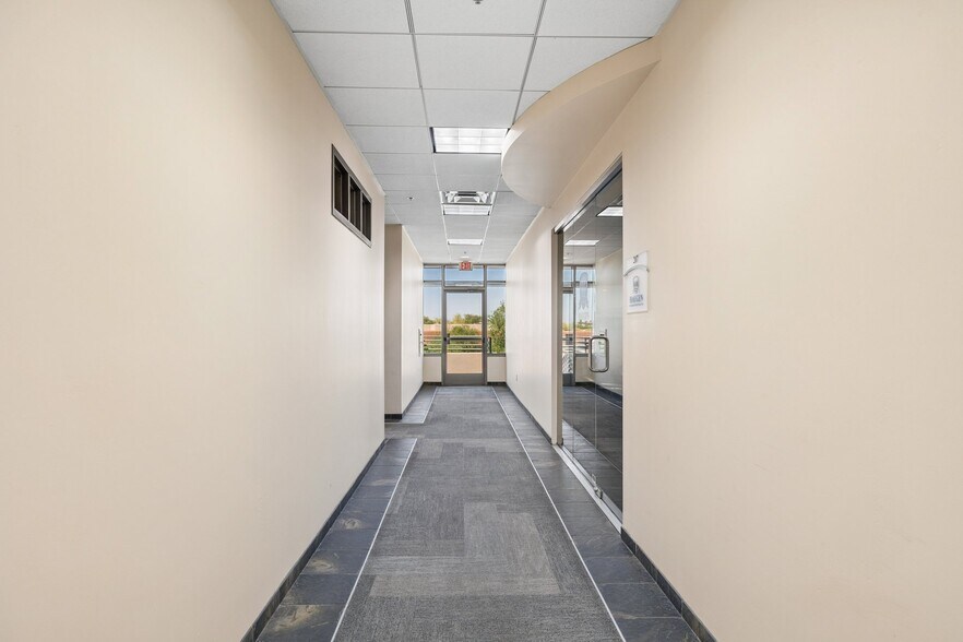 More Photos Of 8765 E Bell Rd, Scottsdale Loft Creative Space For Sale