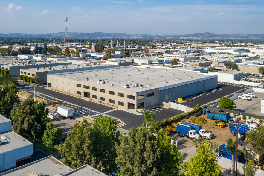 More Photos Of 1210-1230 N Red Gum St, Anaheim Warehouse For Lease