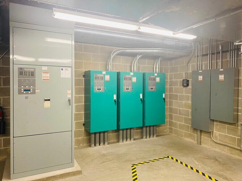 More Photos Of 500 Main St, Dubuque Office For Sale