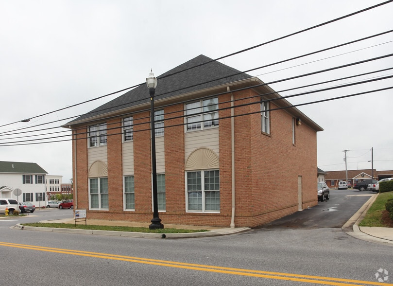 More Photos Of 200 Howard St, La Plata Office For Sale