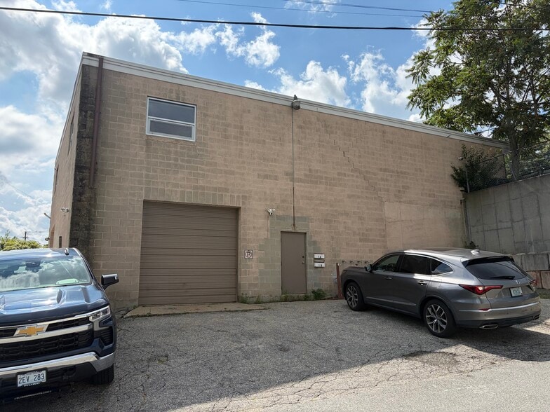 More Photos Of 197 Putnam Pike, Johnston Freestanding For Sale
