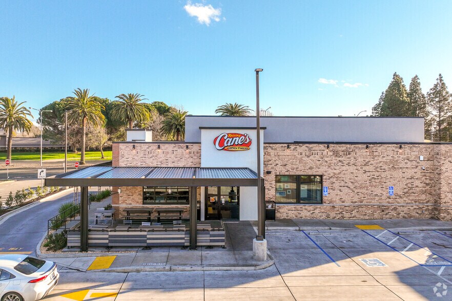 More Photos Of 1360 Travis Blvd, Fairfield Fast Food For Sale