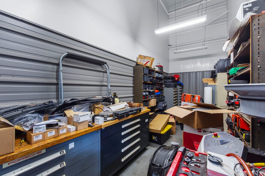 More Photos Of 5385 N I 55 St, Jackson Auto Dealership For Sale