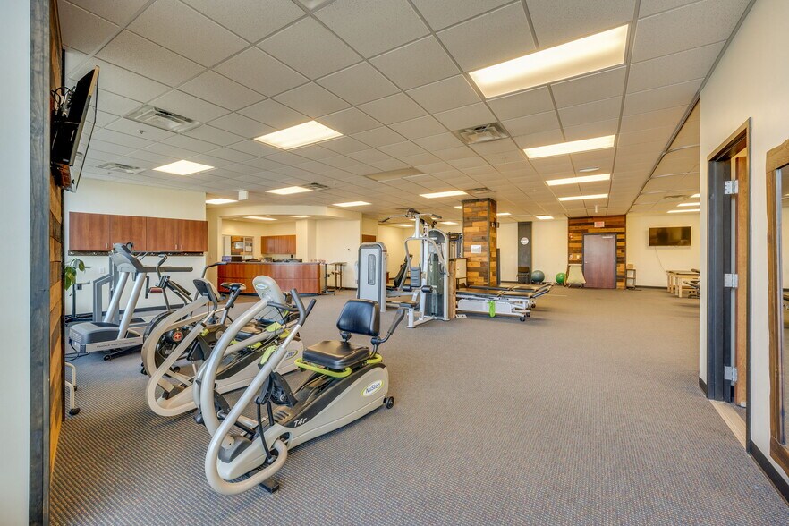 More Photos Of 400-444 Clinchfield St, Kingsport Medical For Sale