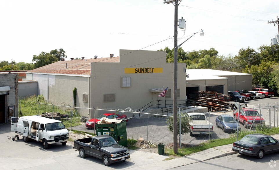 More Photos Of 730 Perez St, San Antonio Manufacturing For Sale