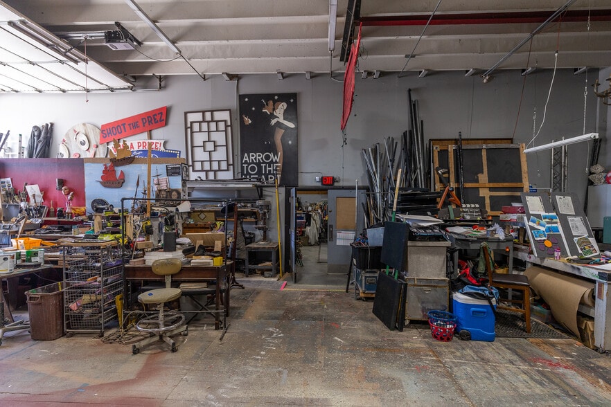 More Photos Of 2169 10th St, Sarasota Warehouse For Sale