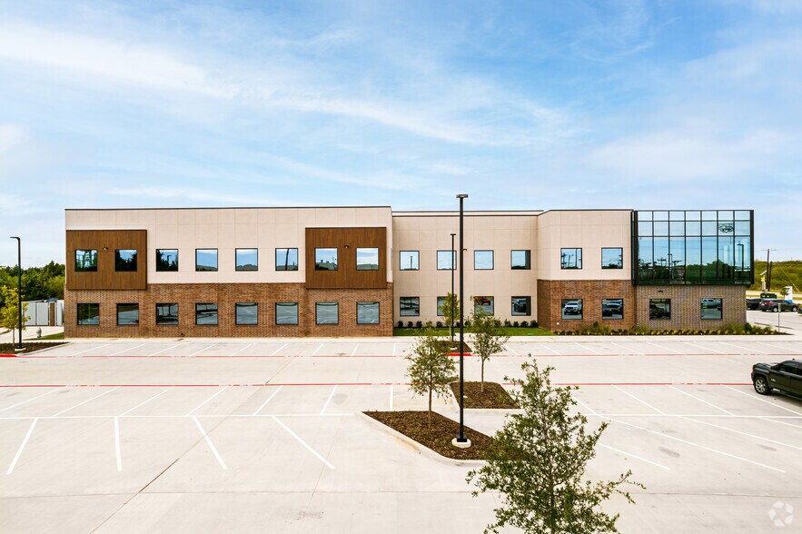 More Photos Of 2201 Spinks Rd, Flower Mound Office For Lease