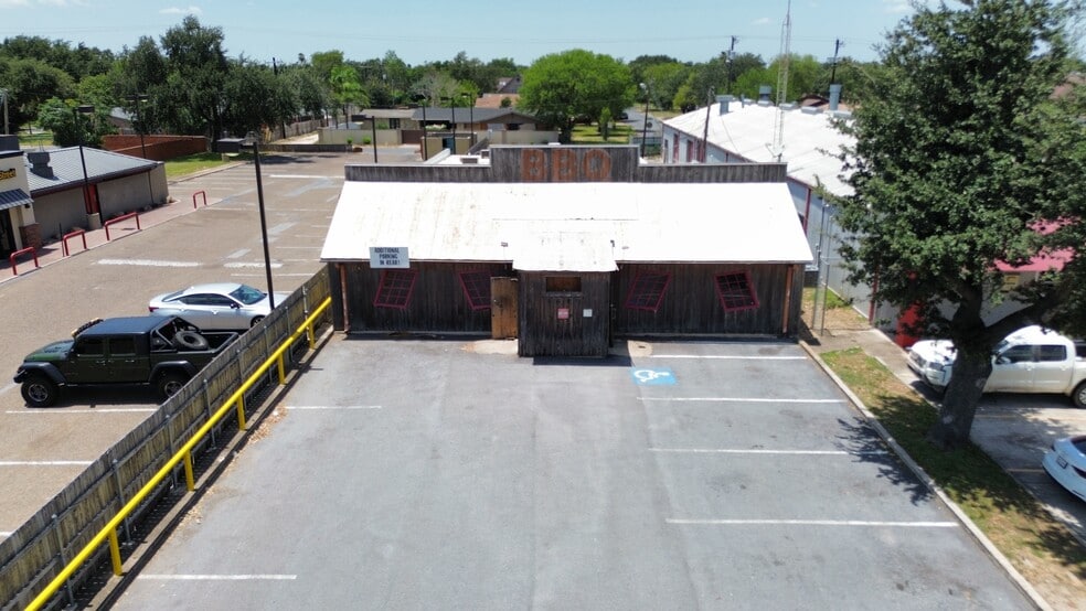 More Photos Of 3619 N 10th St, McAllen General Retail For Lease