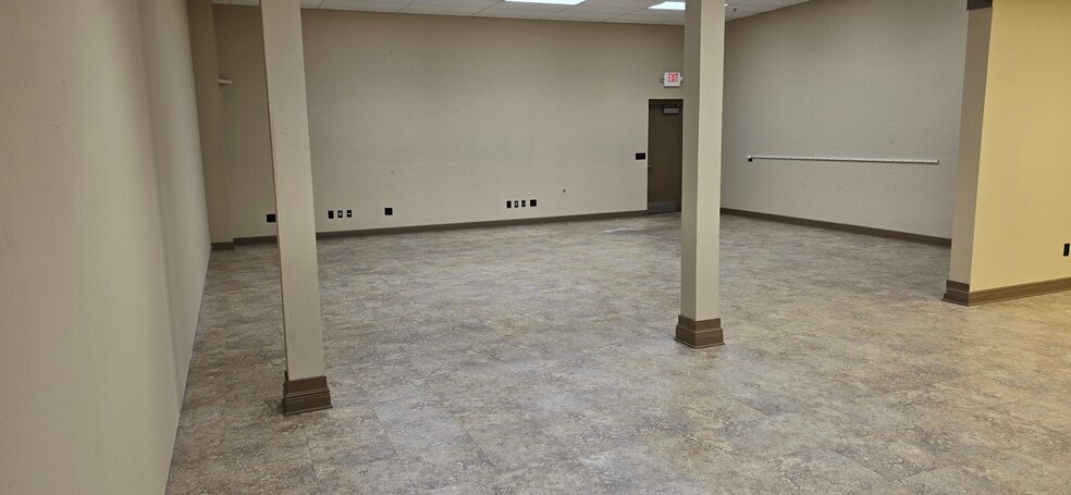 More Photos Of 8725 Youngerman Ct, Jacksonville Flex For Lease