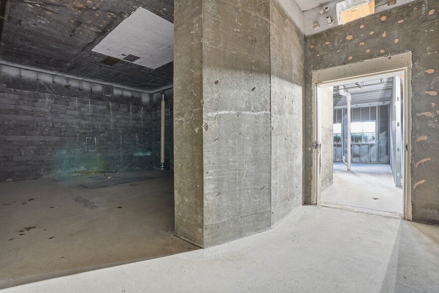 More Photos Of 113 Pocono Dr, Milford Office For Sale