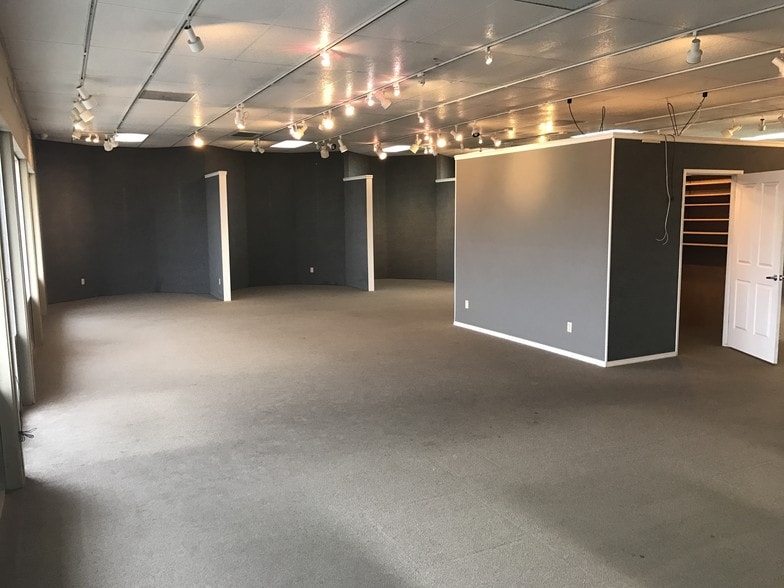 More Photos Of 226 N 1st St, Turlock Freestanding For Sale