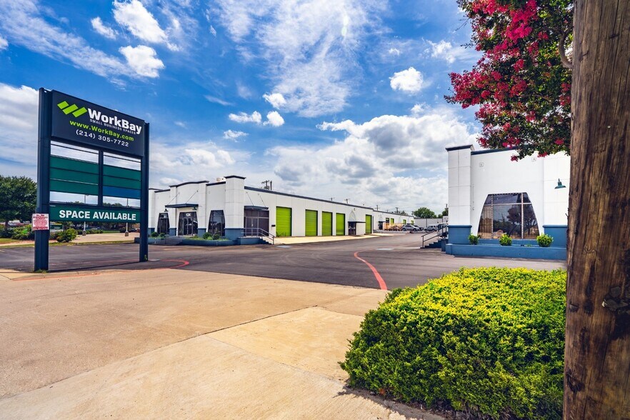 More Photos Of 104-142 S Collins St, Arlington Distribution For Lease