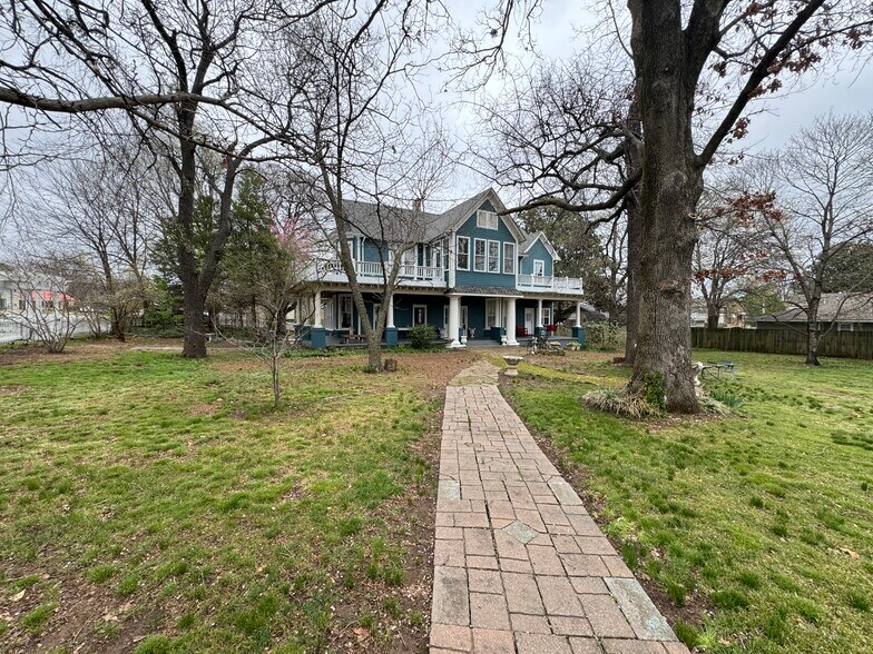 More Photos Of 224 W Chickasaw St, Tahlequah Hospitality For Sale