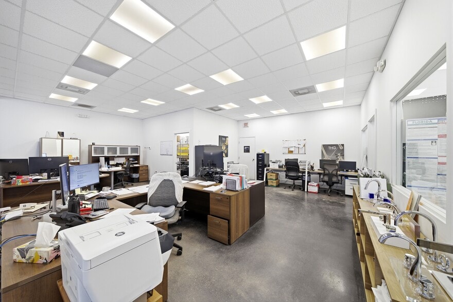 More Photos Of 441 NW 1st Ave, Fort Lauderdale Warehouse For Lease