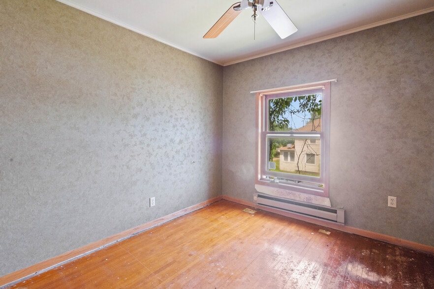 More Photos Of 1304 Hammond Ave, Superior Apartments For Sale