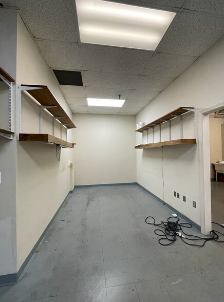 More Photos Of 921 W 7th St, Frederick Unknown For Lease