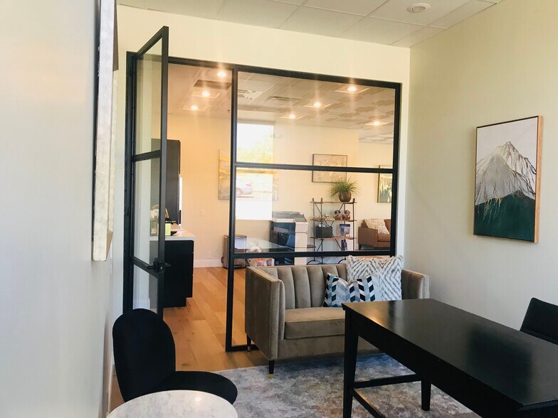 More Photos Of 8325 W Happy Valley Rd, Peoria Office For Lease