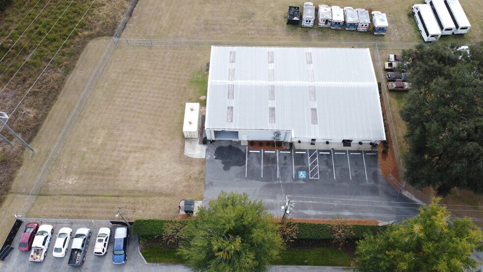 More Photos Of 1032 Commercial Dr, Brunswick Flex For Sale