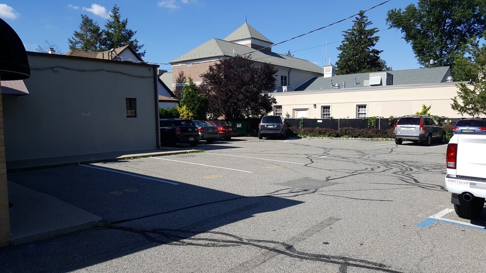 More Photos Of 691 Bloomfield Ave, West Caldwell Storefront For Lease