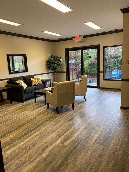 More Photos Of 2231 Victory Ln, Hoover Office For Lease