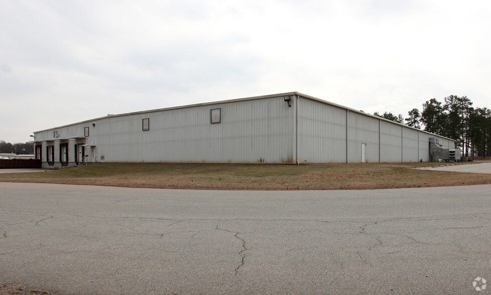 More Photos Of 204 W Industry Dr, Oxford Warehouse For Sale