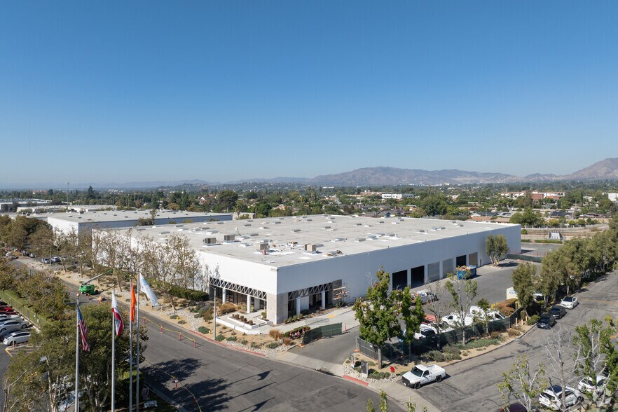 More Photos Of 1175 Aviation Pl, San Fernando Manufacturing For Lease