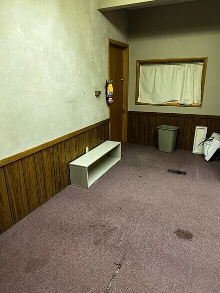 More Photos Of 8 N Main St, Rittman Storefront Retail Office For Lease