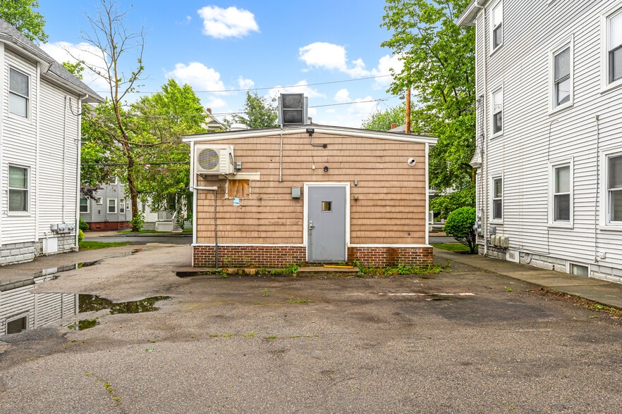 More Photos Of 228 Oakland Ave, Providence Restaurant For Lease