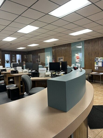 More Photos Of 580 Main St, Holdingford Bank For Sale