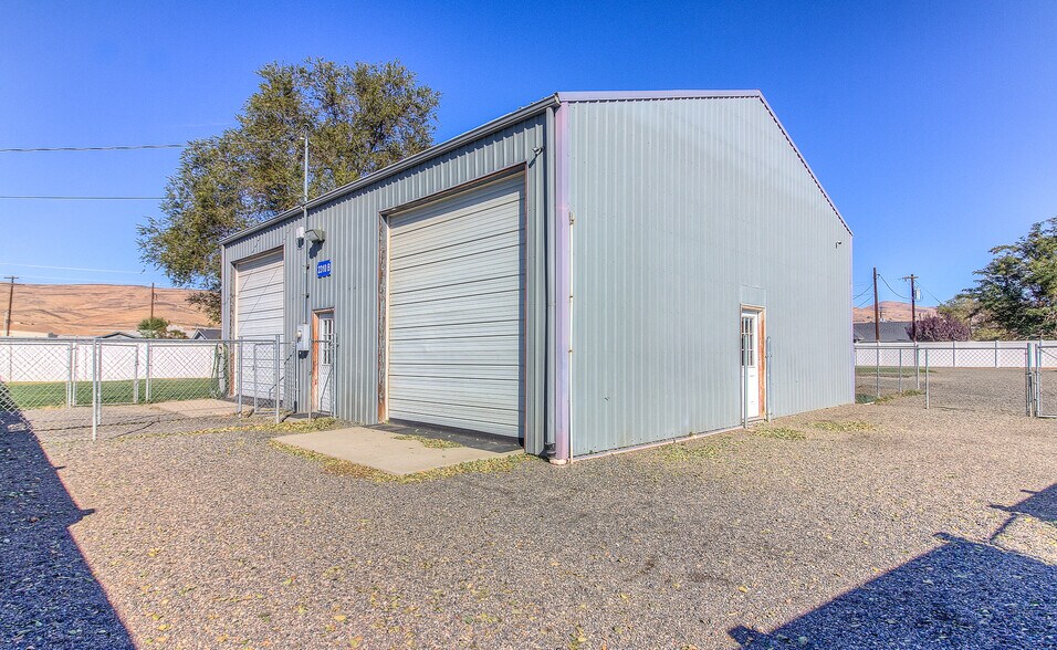 More Photos Of 2310 Terrace Heights Dr, Yakima Flex For Sale