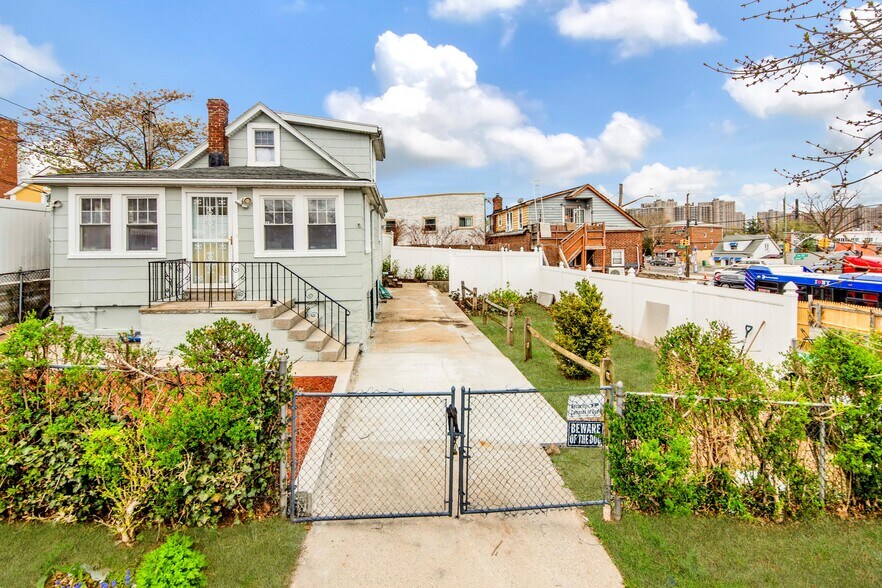 Primary Photo Of 1663 Allerton Ave, Bronx Specialty For Sale