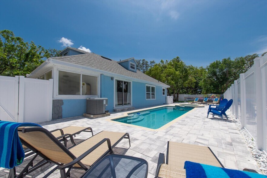 More Photos Of 4000 46th St N, Saint Petersburg Hospitality For Sale