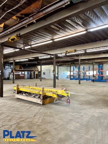 More Photos Of 15439 W Akron Canfield Rd, Berlin Center Warehouse For Sale