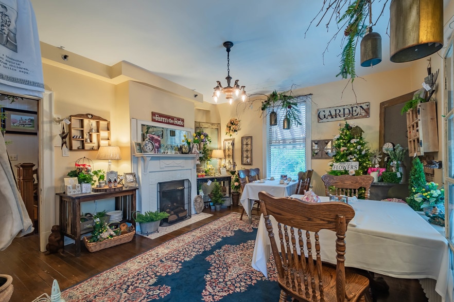 More Photos Of 7505 Saltsburg Rd, Pittsburgh Restaurant For Sale