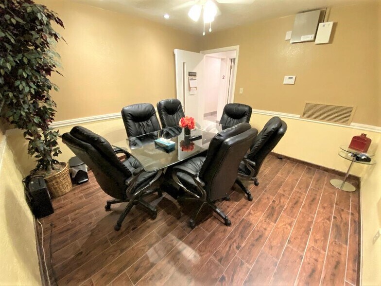 More Photos Of 14819 N Cave Creek Rd, Phoenix Office For Lease