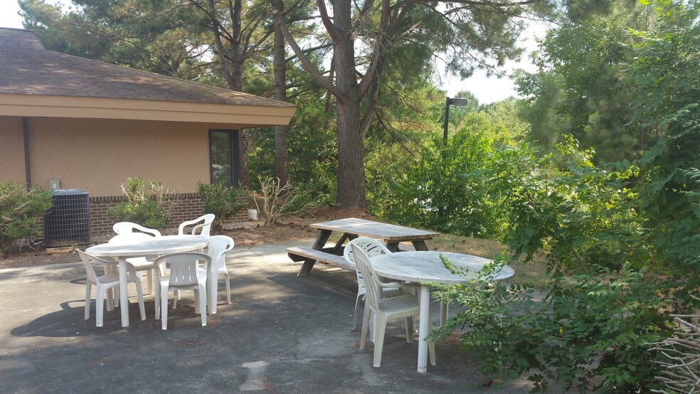 More Photos Of 5248 Olde Towne Rd, Williamsburg Office For Sale