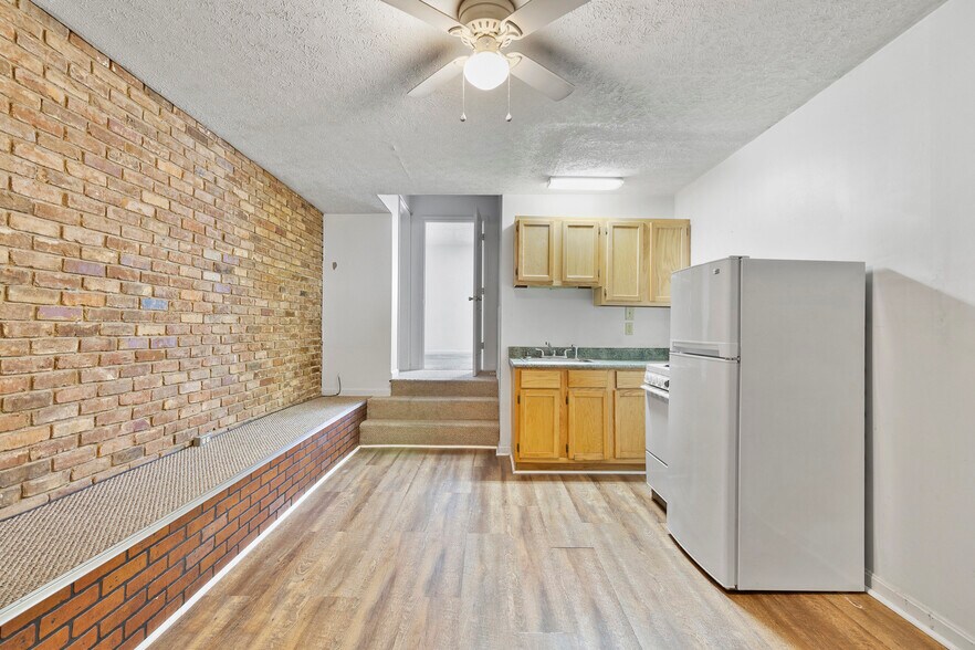 More Photos Of 458 High St, Morgantown Apartments For Sale