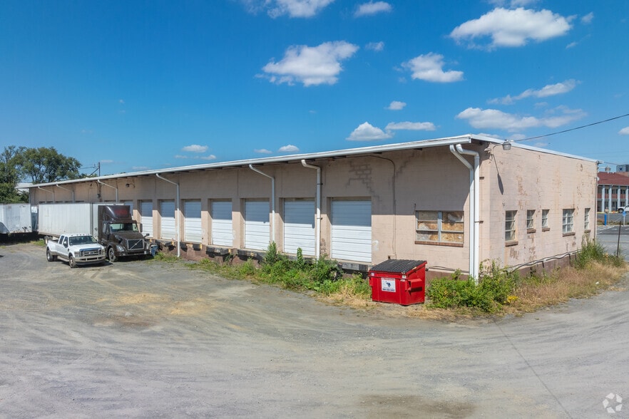 More Photos Of 2250 Stacey Dr, Reading Truck Terminal For Lease